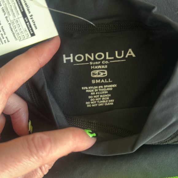 Small Honolua Surf/SPF Rash Guard Shirt - Picture 2 of 2